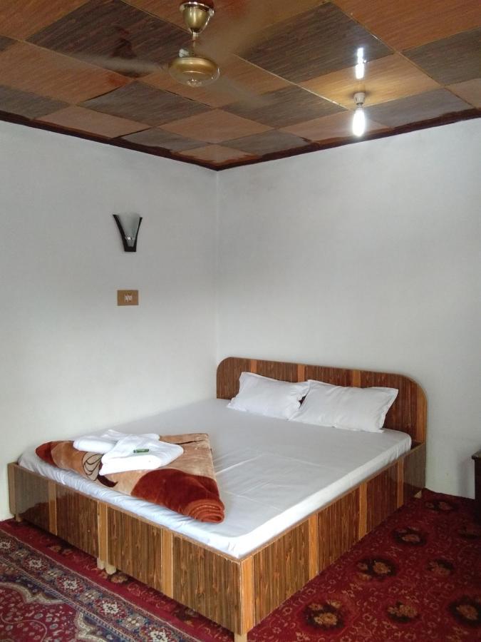 Howrah Guest House Srīnagar 외부 사진