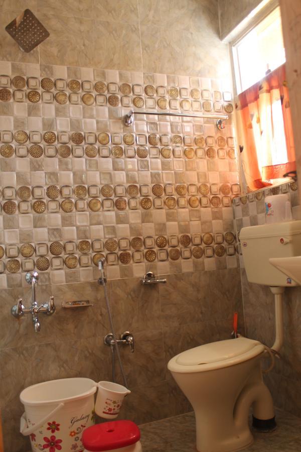 Howrah Guest House Srīnagar 외부 사진