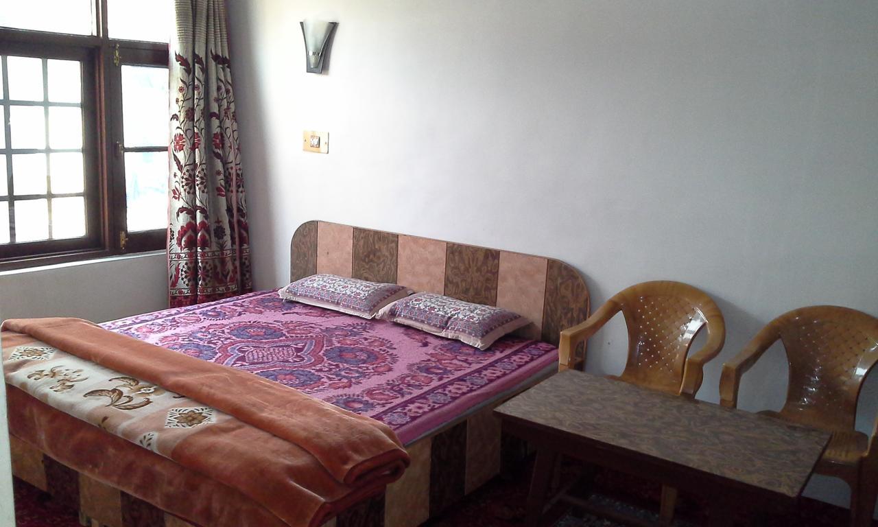 Howrah Guest House Srīnagar 외부 사진