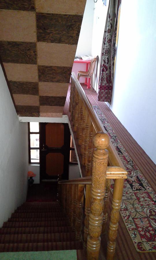 Howrah Guest House Srīnagar 외부 사진