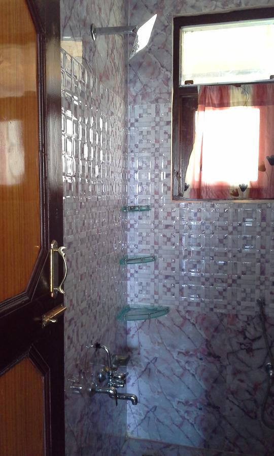 Howrah Guest House Srīnagar 외부 사진