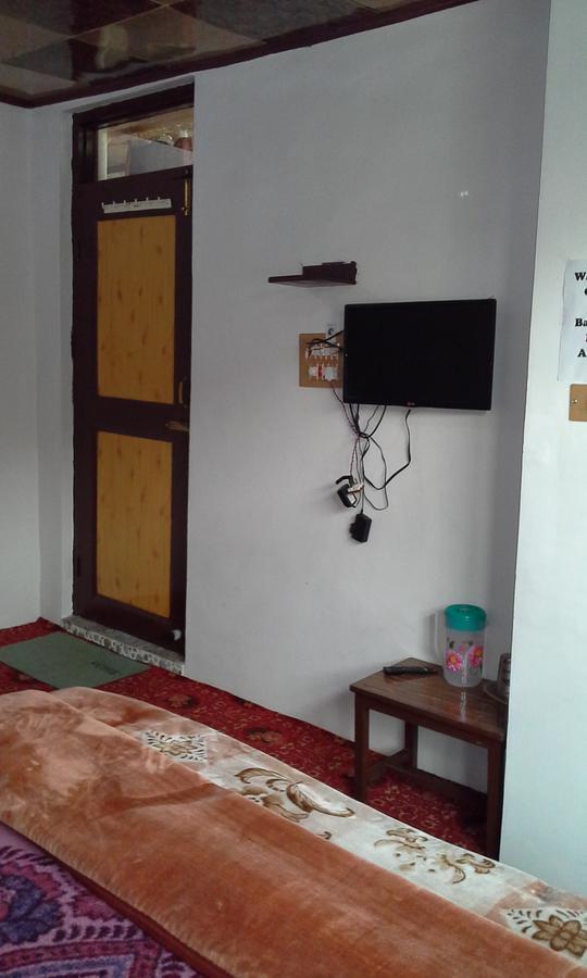 Howrah Guest House Srīnagar 외부 사진