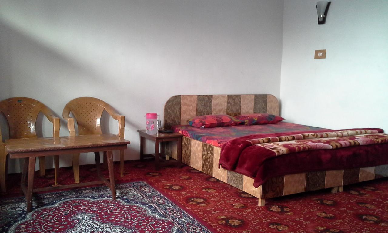Howrah Guest House Srīnagar 외부 사진
