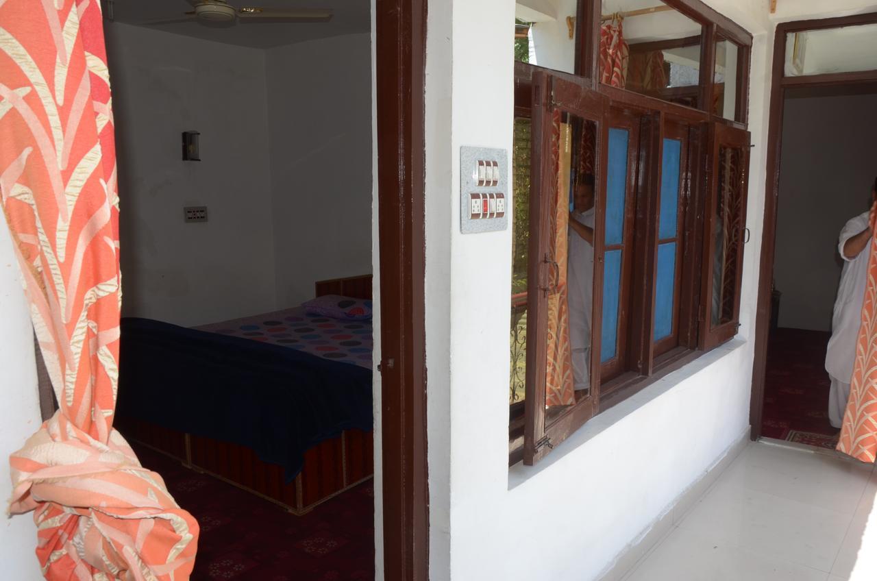 Howrah Guest House Srīnagar 외부 사진
