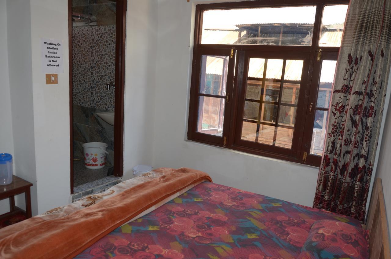 Howrah Guest House Srīnagar 외부 사진