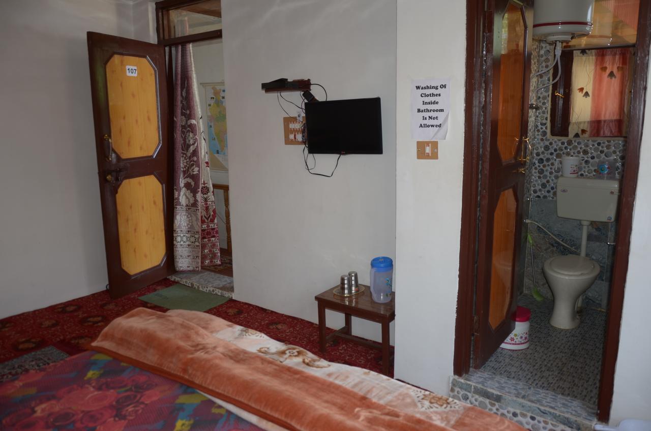 Howrah Guest House Srīnagar 외부 사진