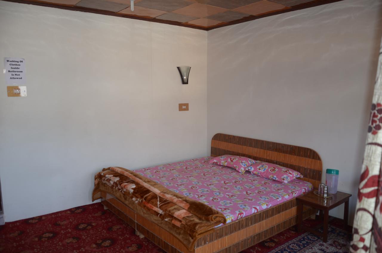 Howrah Guest House Srīnagar 외부 사진