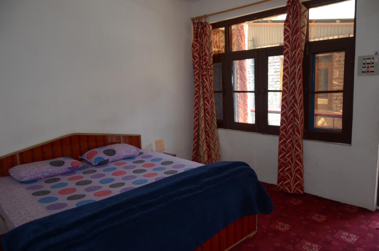 Howrah Guest House Srīnagar 외부 사진