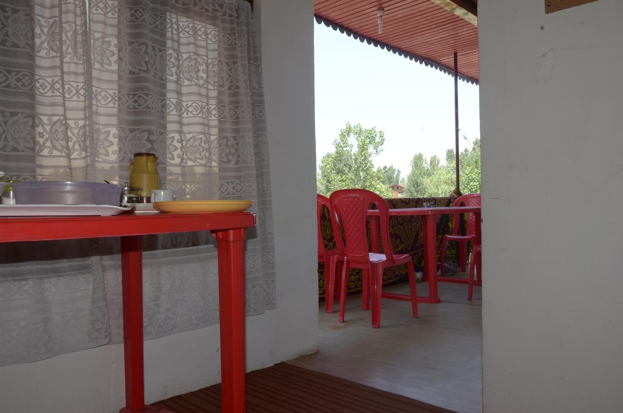 Howrah Guest House Srīnagar 외부 사진
