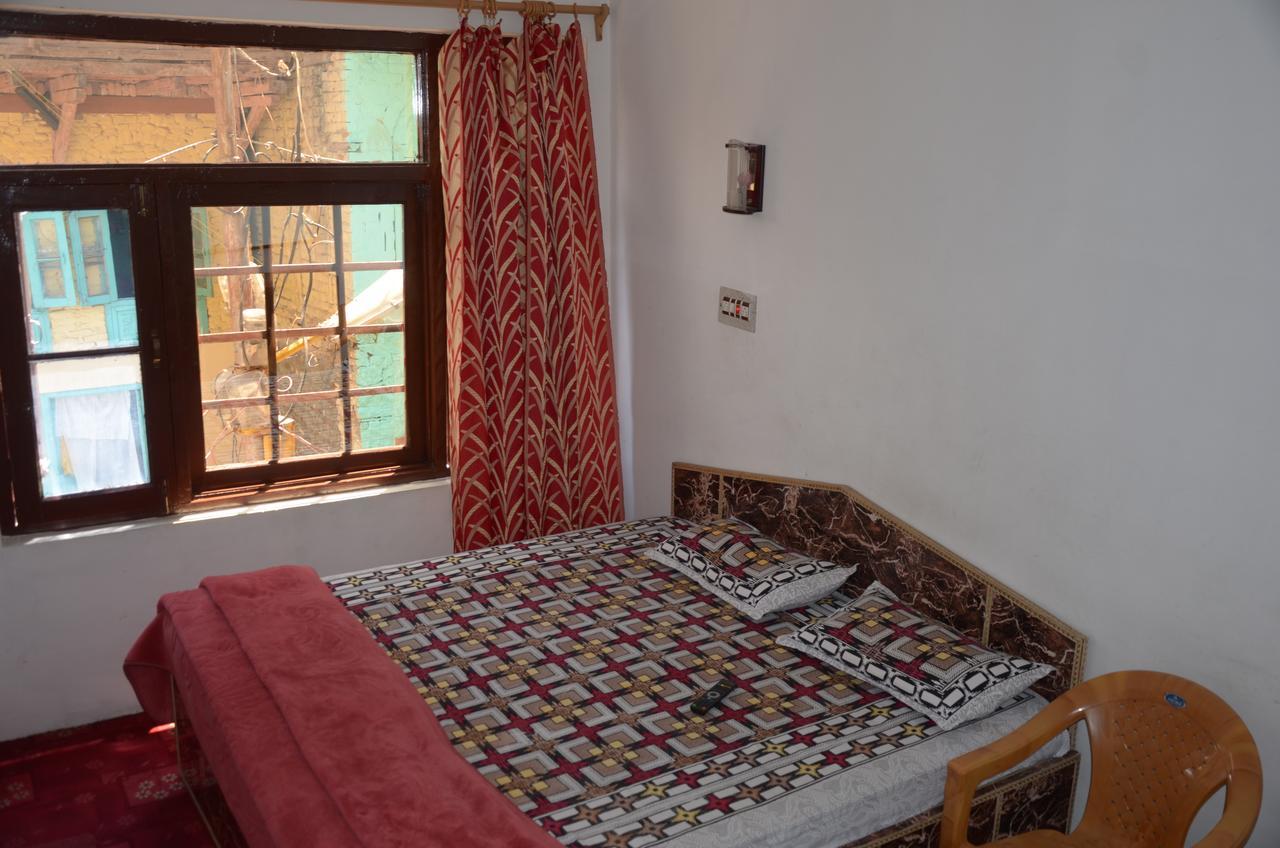 Howrah Guest House Srīnagar 외부 사진