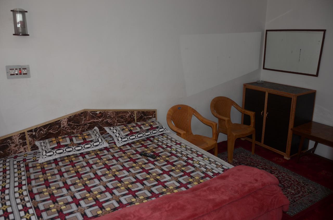 Howrah Guest House Srīnagar 외부 사진
