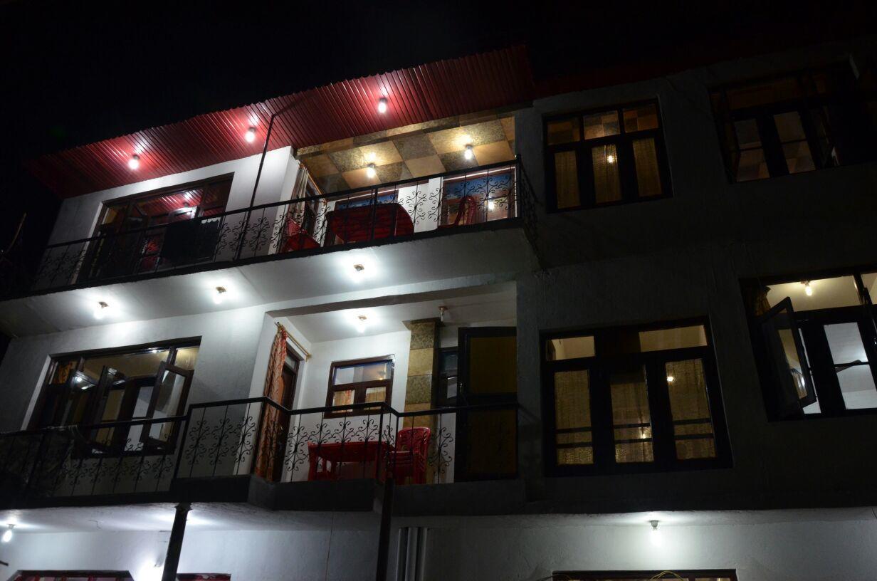 Howrah Guest House Srīnagar 외부 사진